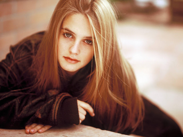 Alicia Silverstone Still. Image, Photo, Foto, Picture, Wallpaper