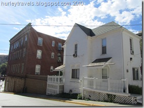 This is the cottage. It is rented out as a part of the Franklin Hotel. It was our home for three days in Sept. 2000.