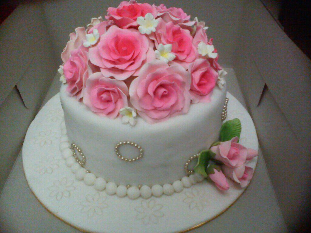 Balqisyia's Choc Shop: FONDANT HANTARAN CAKE