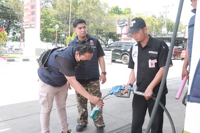 Polresta Samarinda Menggelar Sidak Di Sejumlah SPBU Di Kota Samarinda