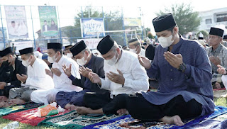 Bupati Luwu Sholat Ied di Lapangan Opu Daeng Risaju, dan Ajak Masyarakat Tetap Terapkan Protokol Kesehatan