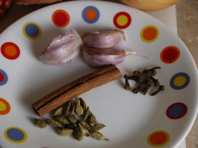 garlic, cinnamon, cloves, cardamom