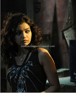 Actress Swathi latest hot photo gallery