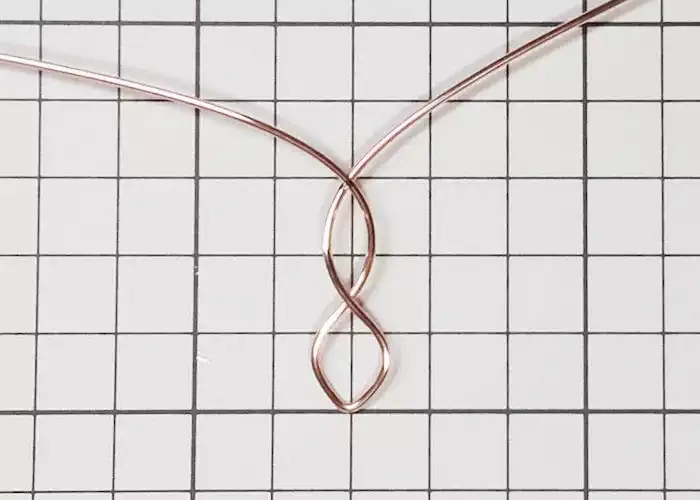 ケルトノットペンダントの作り方 step1：１層目を作る