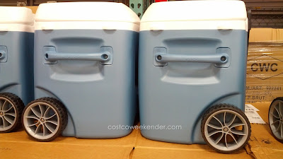 Igloo Maxcold Rolling Cooler – 62 qt capacity