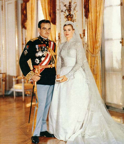 princess diana wedding gown photos. princess diana wedding dress.