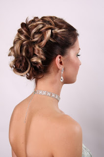 Simple And Classy Hairstyles For Wedding With Highlights