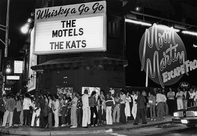 Fotografías de la mítica discoteca Whisky a Go-Go en los años 60