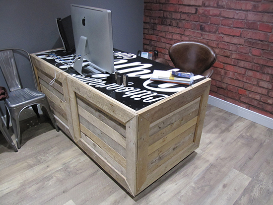 Desain meja  kantor  unik dari  palet  bekas 1000 Inspirasi 
