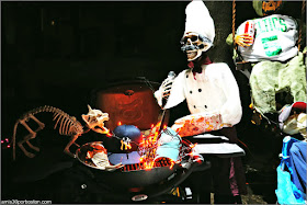 Decoraciones Red Sox durante Halloween en Back Bay, Boston