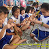 Dạy trẻ em cách làm đồ chơi từ lá dừa