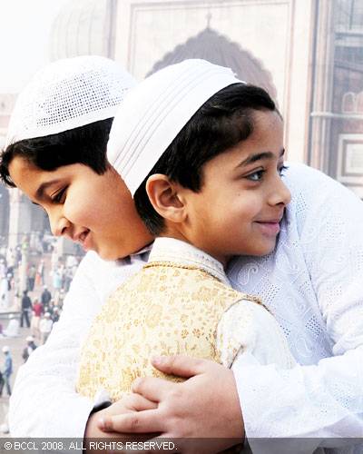 Eid Cards: Eid Photo Cards, Eid Kids Hug Photo