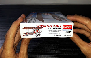 Penampakan sisi kanan boks Academy 1/72 Sopwith Camel