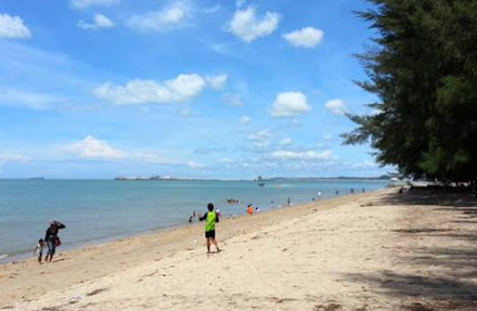 Pantai Puteri Melaka 2021. Wah cantiknya! Memang bersih terjaga rapi.