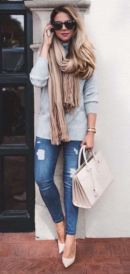 amazing casual outfit : sweater + blush scarf + bag + rips + heels