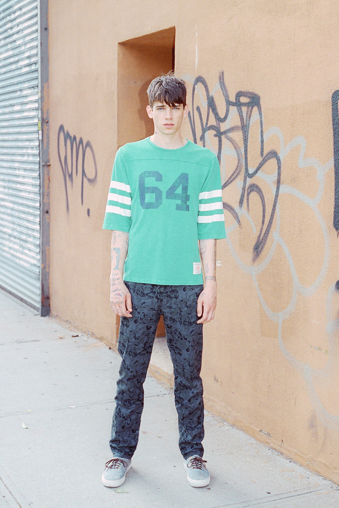 URBAN OUTFITTERS X CHAMPION : 2012 LOOKBOOK | Chasseur Magazine