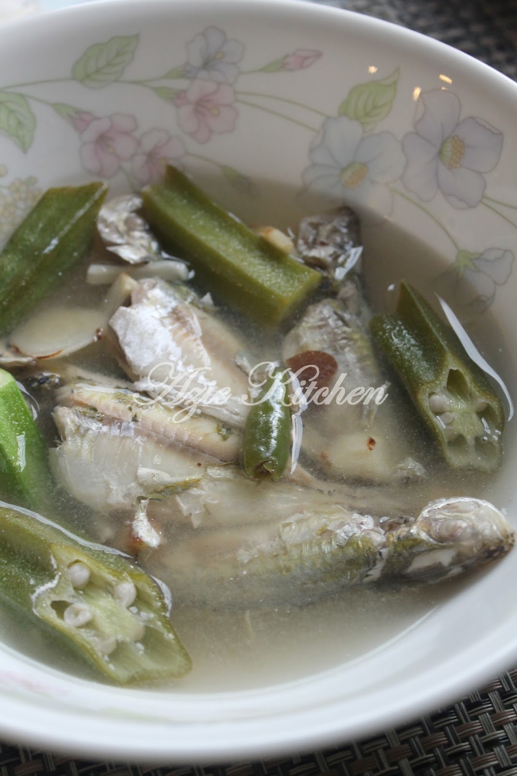 Masak Singgang Ikan Selar Kuning - Azie Kitchen