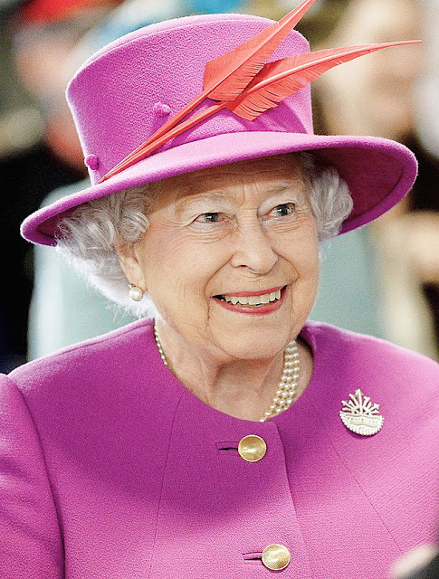 Photo, Queen Elizabeth 2