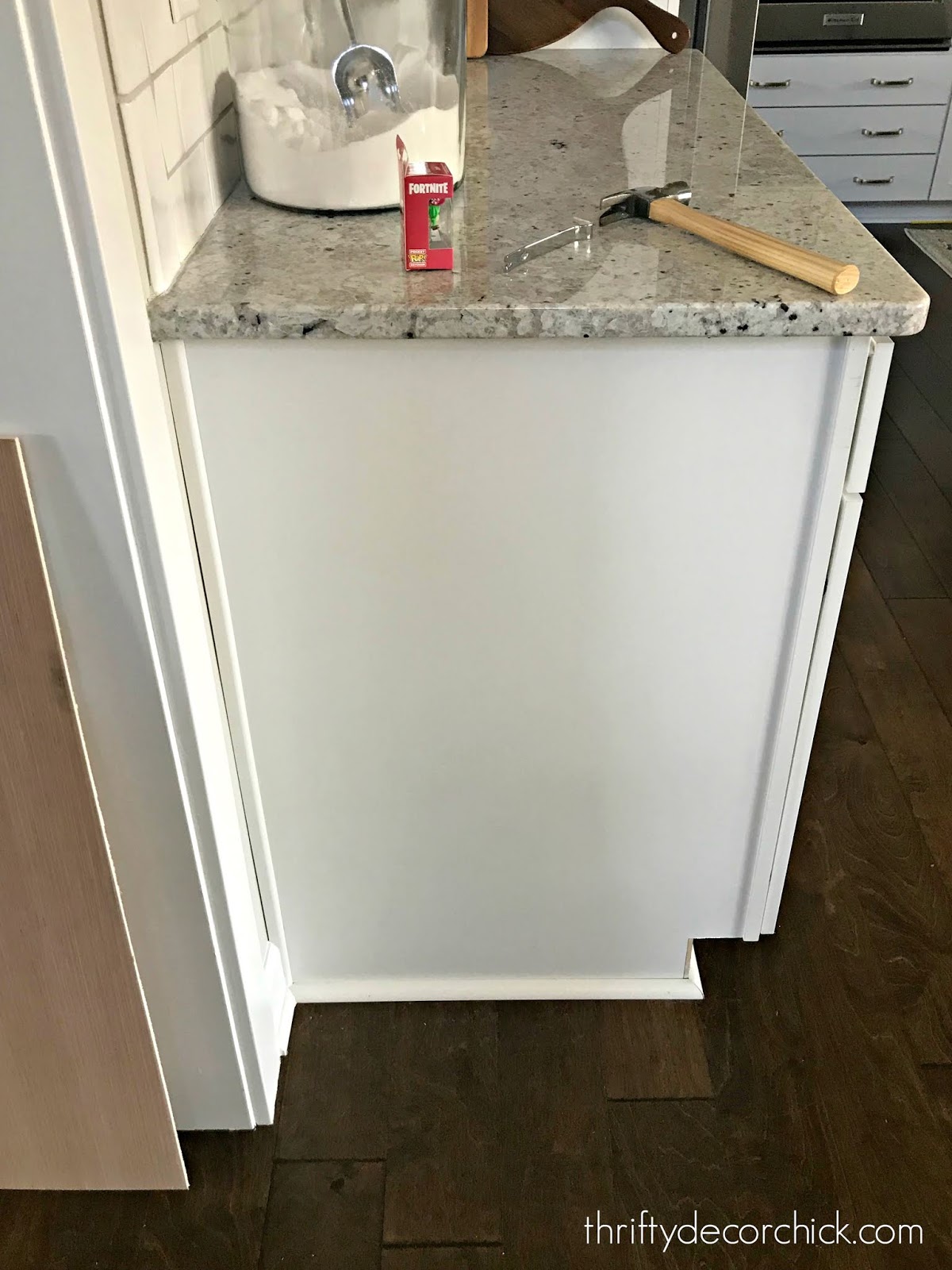 How To Upgrade The End Of Your Builder Grade Cabinets From Thrifty Decor Chick
