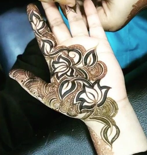 Unique Khafif Mehndi Design For Front Hand Cute Mehndi Design