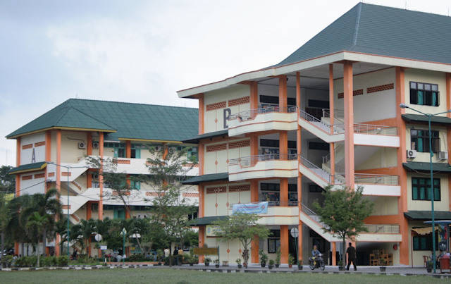 Kelas Karyawan Universitas Termurah di Medan