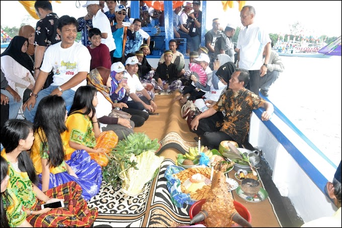 Pesta adat Mappanretasi Muara Asam-Asam Tanah Laut