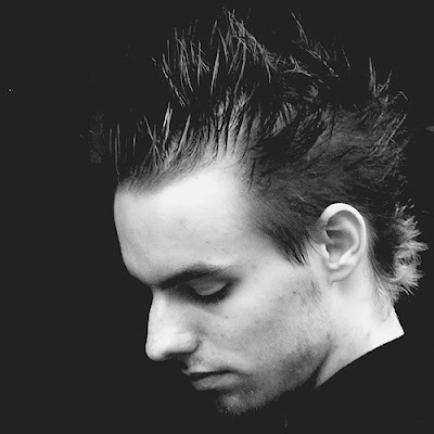 Spiky Hairstyles on Hairstyles  Mohawk Haircuts  Punk Mohawk Hairstyles  Spiky Hairstyles