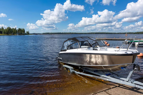 Boat Trailer Safety Tips