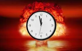 ساعة يوم القيامة البشرية تقترب من تدمير نفسها