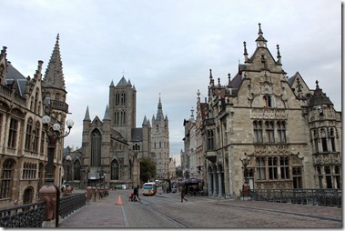 St. Michielsbrug　から見た聖ニコラス教会、鐘楼、聖バーフ大聖堂の塔
