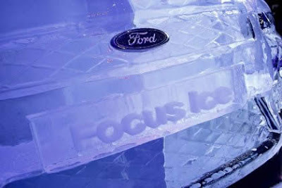 Very Cool Ice Sculpture Seen On lolpicturegallery.blogspot.com