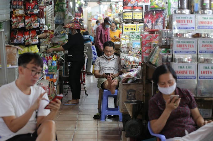 Zingnews Tiểu thương TP.HCM mong chợ sớm mở cửa buôn bán