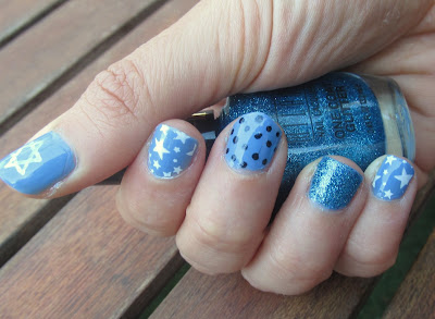 Essie - Lapiz of Luxury Milani - one coat blue glitter