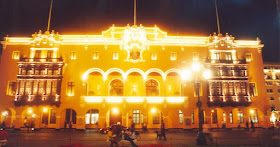 Municipalidad de Lima de noche todo iluminado