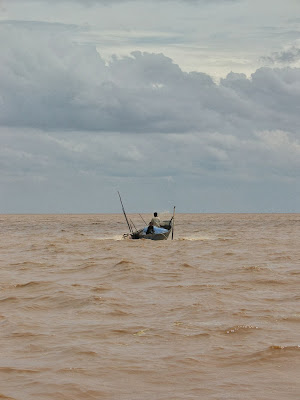 bateau-pecheur-tonle-sap