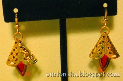 Oval red glass beaded earrings (2)