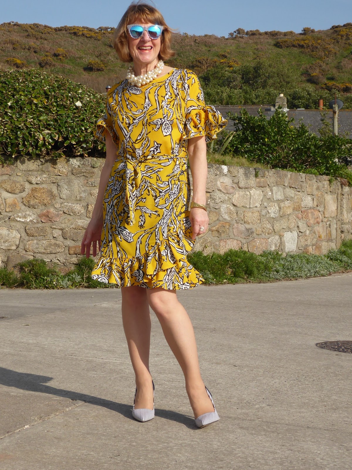 Ditch the Dress // Easter Dress Alternatives - Living in Yellow  Casual  easter outfit, Women easter outfits, Everyday outfit inspiration