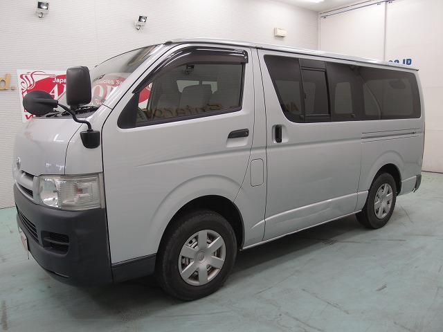 19508T6N7 2005 Toyota Hiace 4WD for Samoa to Apia