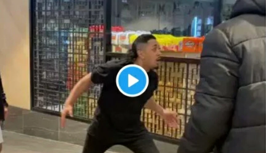 Watch lt Stabbing Twitter Video Goes Viral Over Internet