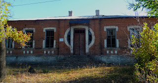 Бывшая земская школа. Николаевка, Покровский р-н, Донецкая обл.