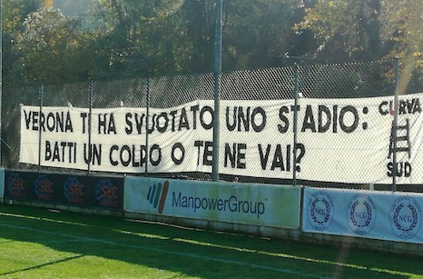 #HellasWeeklyNews Out-out della Sud al presidente: 'Batti un colpo o te ne vai?' - 16 gol per i gialloblù in campionato: Un quarto sono di PAZZINI che fatica a trovare posto in squadra! Gol subiti? Più di uno a partita... - #CalcioMercatoHellas PALOSCHI, PETRIS e CALVANO - TOZZO: Operazione riuscita