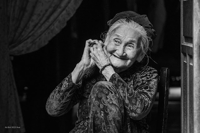 Portrait photography of the most beautiful elderly in Hoi An