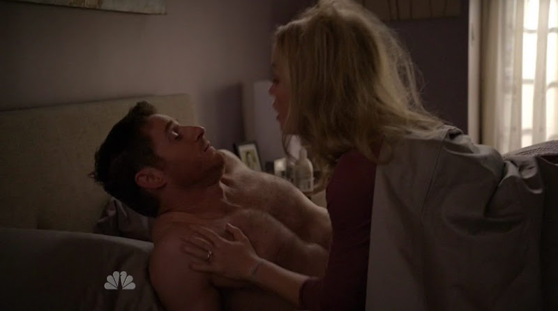 Sam Jaeger Shirtless on Parenthood s2e16