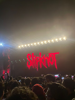 Berawal dari pesan WA sahabat lama, maka saya beranikan lagi buat datang ke konser. Hammersonic 2023 dengan bintang tamu utama Slipknot (judul adalah salah satu lagu yang dibawakan)