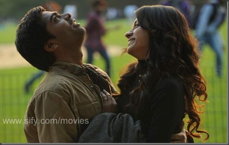 1Vinnai Thandi Varuvaya movie stills