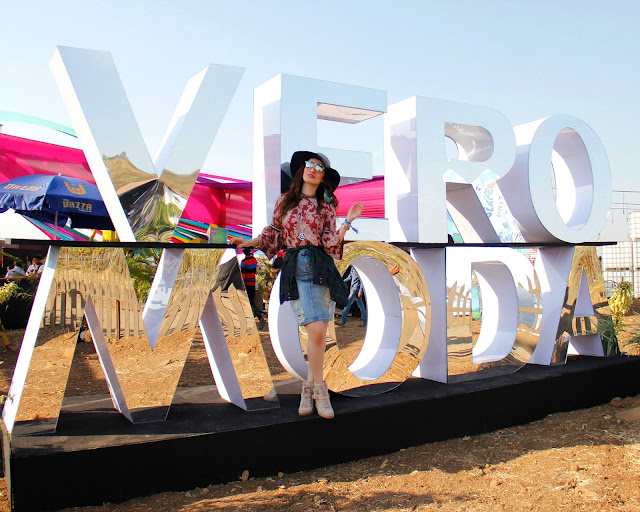 Vero Moda Sula Fest'16, Vero Moda Paisley Bell-sleeve top, ripped denim skirt, plaid shirt, boho-chic, 70's fashion,music festival look, floppy hat