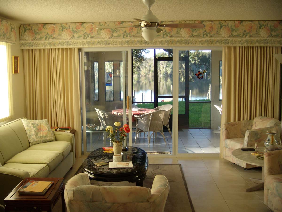 Home Decor Walls: luxury living room curtains photo gallery 2011