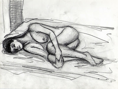 Dibujo desnudo figura femenina Entrada en donde se explica a través de distintos dibujos a trabajar de manera expresiva apuntes tomados del natural. También como se organizan las clases de los cursos de dibujo con modelo en la academia Artistas6 de Madrid. Clases y cursos donde aprender a dibujar. Entrada escrita por Juan Sánchez Sotelo. Dibujos en blanco y negro hechos con lápiz, grafito, carboncillo, barras de conté