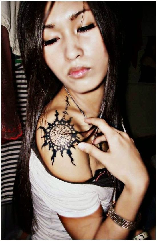 Black Sun Design Tattoo Women, Women With Black Sun Tattoo Design, Black Design Women Sun Tattoo, Women Shoulder Black Sun Tattoo, Women, Parts, Artist,