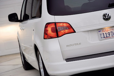 2010 Volkswagen Routan Rear Light